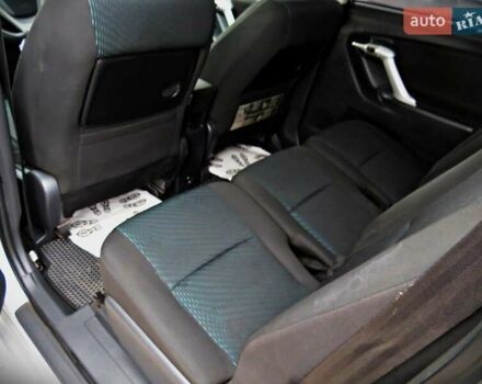 Серый Тойота Версо, объемом двигателя 2.23 л и пробегом 265 тыс. км за 8950 $, фото 17 на Automoto.ua