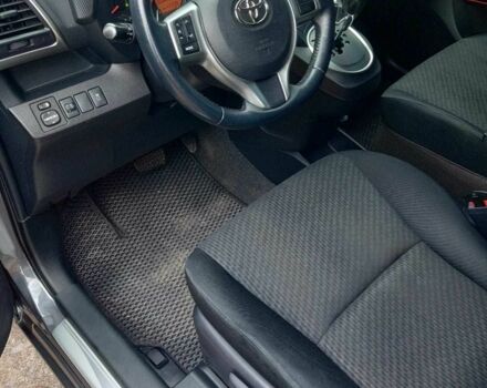 Серый Тойота Версо, объемом двигателя 1.4 л и пробегом 111 тыс. км за 8500 $, фото 5 на Automoto.ua