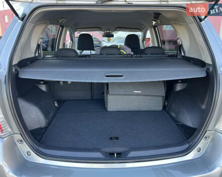 Серый Тойота Версо, объемом двигателя 2.2 л и пробегом 167 тыс. км за 10700 $, фото 15 на Automoto.ua