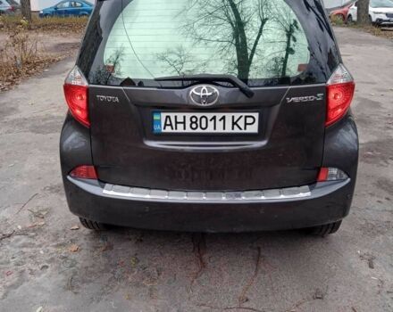 Серый Тойота Версо, объемом двигателя 1.4 л и пробегом 111 тыс. км за 8500 $, фото 2 на Automoto.ua