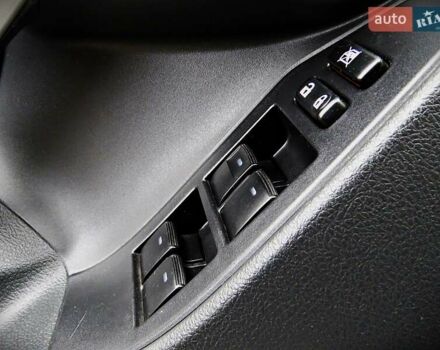 Серый Тойота Версо, объемом двигателя 2.23 л и пробегом 265 тыс. км за 8950 $, фото 7 на Automoto.ua