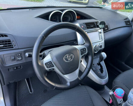 Серый Тойота Версо, объемом двигателя 2.2 л и пробегом 167 тыс. км за 10700 $, фото 19 на Automoto.ua