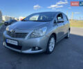 Серый Тойота Версо, объемом двигателя 2.2 л и пробегом 167 тыс. км за 10700 $, фото 6 на Automoto.ua