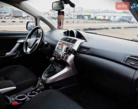 Серый Тойота Версо, объемом двигателя 2.23 л и пробегом 265 тыс. км за 8950 $, фото 20 на Automoto.ua