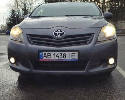 Серый Тойота Версо, объемом двигателя 1.8 л и пробегом 244 тыс. км за 11000 $, фото 3 на Automoto.ua