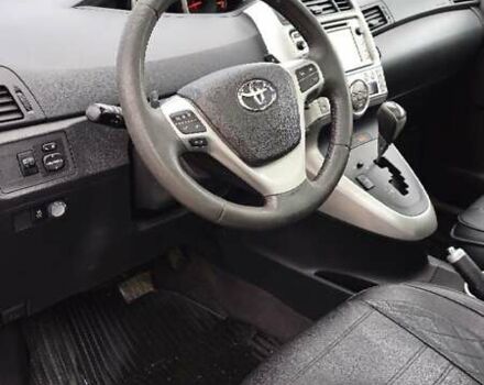 Серый Тойота Версо, объемом двигателя 1.8 л и пробегом 244 тыс. км за 11000 $, фото 9 на Automoto.ua