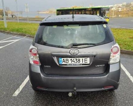 Серый Тойота Версо, объемом двигателя 1.8 л и пробегом 244 тыс. км за 11000 $, фото 2 на Automoto.ua