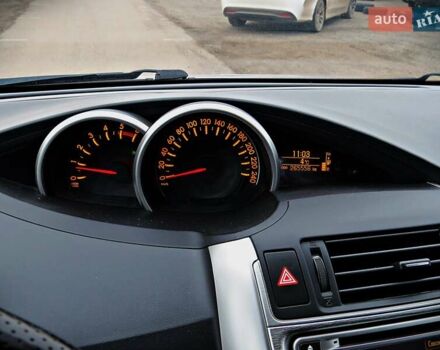 Серый Тойота Версо, объемом двигателя 2.23 л и пробегом 265 тыс. км за 8950 $, фото 13 на Automoto.ua