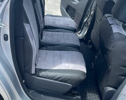 Серый Тойота Версо, объемом двигателя 1.6 л и пробегом 203 тыс. км за 10000 $, фото 3 на Automoto.ua