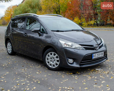 Серый Тойота Версо, объемом двигателя 1.6 л и пробегом 237 тыс. км за 10500 $, фото 4 на Automoto.ua