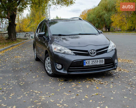 Серый Тойота Версо, объемом двигателя 1.6 л и пробегом 237 тыс. км за 10500 $, фото 5 на Automoto.ua