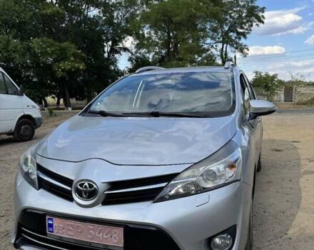 Сірий Тойота Версо, об'ємом двигуна 0 л та пробігом 217 тис. км за 11000 $, фото 2 на Automoto.ua