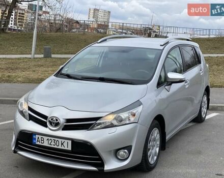 Серый Тойота Версо, объемом двигателя 1.6 л и пробегом 173 тыс. км за 10950 $, фото 3 на Automoto.ua