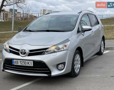 Серый Тойота Версо, объемом двигателя 1.6 л и пробегом 173 тыс. км за 10950 $, фото 2 на Automoto.ua