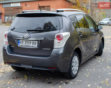 Серый Тойота Версо, объемом двигателя 1.6 л и пробегом 237 тыс. км за 10500 $, фото 3 на Automoto.ua