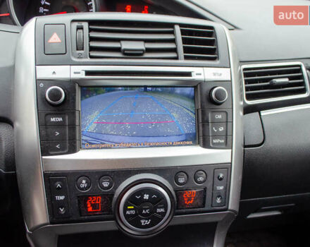 Серый Тойота Версо, объемом двигателя 1.6 л и пробегом 237 тыс. км за 10500 $, фото 6 на Automoto.ua