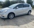 Серый Тойота Версо, объемом двигателя 2 л и пробегом 332 тыс. км за 4200 $, фото 1 на Automoto.ua