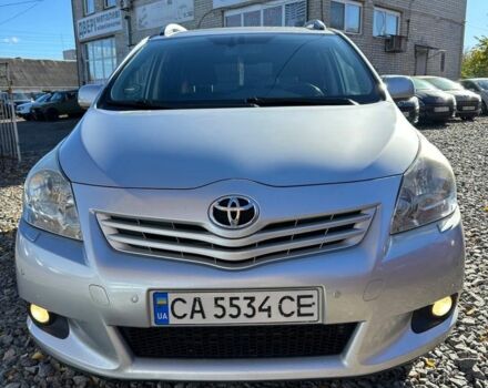Серый Тойота Версо, объемом двигателя 2.2 л и пробегом 265 тыс. км за 8950 $, фото 4 на Automoto.ua