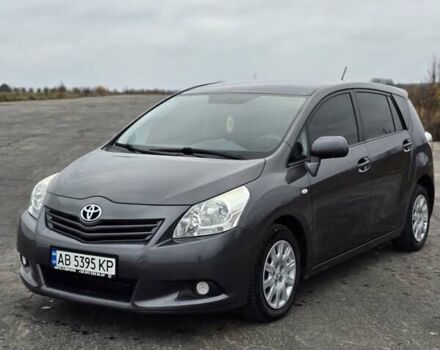 Сірий Тойота Версо, об'ємом двигуна 1.8 л та пробігом 238 тис. км за 10800 $, фото 1 на Automoto.ua