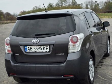 Сірий Тойота Версо, об'ємом двигуна 1.8 л та пробігом 238 тис. км за 9500 $, фото 1 на Automoto.ua