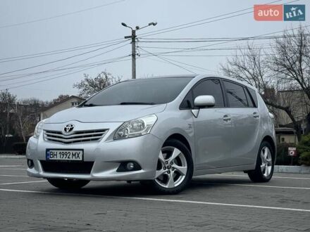 Тойота Версо 2011 у Одесі на Automoto.ua Сірий Тойота Версо, об'ємом двигуна 2.23 л та пробігом 175 тис. км за 9700 $, фото 1 на Automoto.ua