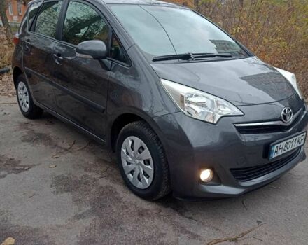 Сірий Тойота Версо, об'ємом двигуна 1.4 л та пробігом 111 тис. км за 8500 $, фото 1 на Automoto.ua