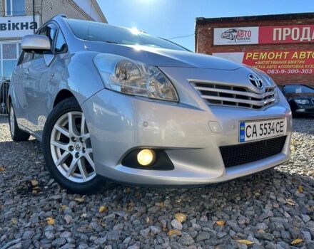 Сірий Тойота Версо, об'ємом двигуна 2.2 л та пробігом 265 тис. км за 8950 $, фото 1 на Automoto.ua