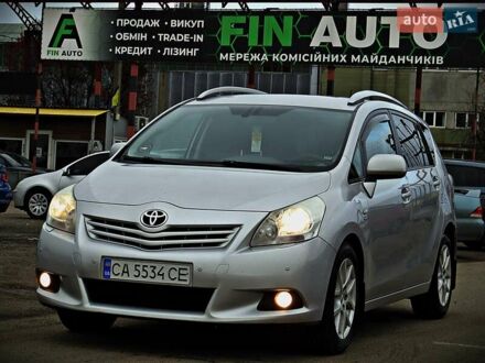 Серый Тойота Версо, объемом двигателя 2.23 л и пробегом 265 тыс. км за 8950 $, фото 1 на Automoto.ua