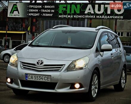 Серый Тойота Версо, объемом двигателя 2.23 л и пробегом 265 тыс. км за 8950 $, фото 1 на Automoto.ua