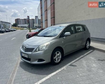 Серый Тойота Версо, объемом двигателя 2 л и пробегом 256 тыс. км за 6499 $, фото 1 на Automoto.ua