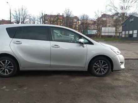 Тойота Версо 2013 в Луцке на Automoto.ua Серый Тойота Версо, объемом двигателя 2 л и пробегом 237 тыс. км за 10250 $, фото 1 на Automoto.ua