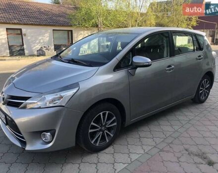 Сірий Тойота Версо, об'ємом двигуна 2 л та пробігом 191 тис. км за 10800 $, фото 1 на Automoto.ua