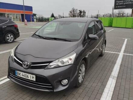 Серый Тойота Версо, объемом двигателя 1.6 л и пробегом 245 тыс. км за 10800 $, фото 1 на Automoto.ua