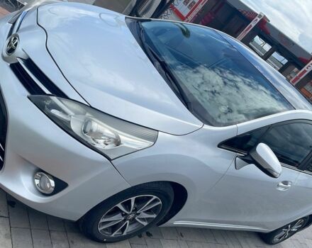 Серый Тойота Версо, объемом двигателя 1.6 л и пробегом 203 тыс. км за 10000 $, фото 1 на Automoto.ua