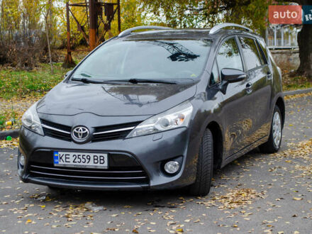 Тойота Версо 2015 в Днепре (Днепропетровске) на Automoto.ua Серый Тойота Версо, объемом двигателя 1.6 л и пробегом 237 тыс. км за 10500 $, фото 1 на Automoto.ua