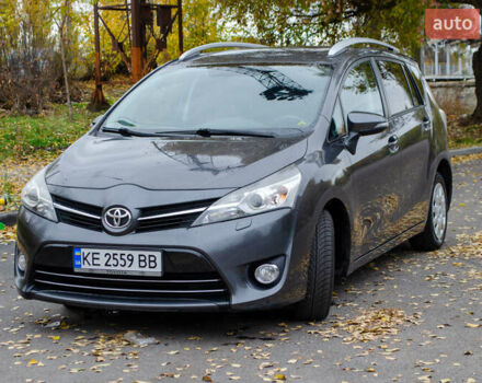 Сірий Тойота Версо, об'ємом двигуна 1.6 л та пробігом 237 тис. км за 10500 $, фото 1 на Automoto.ua