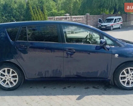 Синий Тойота Версо, объемом двигателя 2.2 л и пробегом 250 тыс. км за 8000 $, фото 3 на Automoto.ua