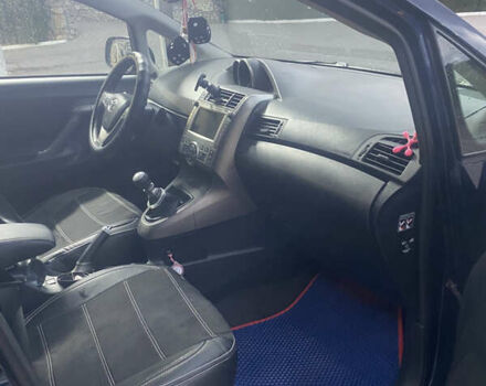 Синий Тойота Версо, объемом двигателя 2.2 л и пробегом 250 тыс. км за 8000 $, фото 6 на Automoto.ua