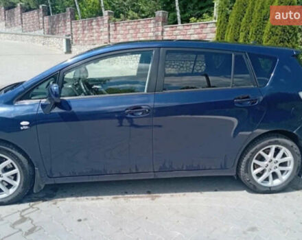 Синий Тойота Версо, объемом двигателя 2.2 л и пробегом 250 тыс. км за 8000 $, фото 2 на Automoto.ua