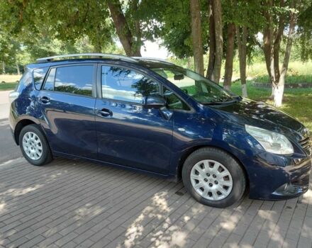 Синій Тойота Версо, об'ємом двигуна 2 л та пробігом 2 тис. км за 8000 $, фото 4 на Automoto.ua