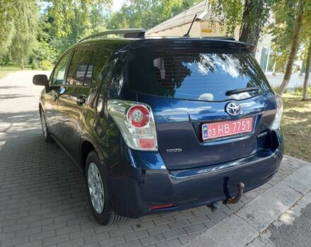 Синій Тойота Версо, об'ємом двигуна 2 л та пробігом 2 тис. км за 8000 $, фото 1 на Automoto.ua