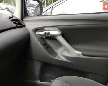 Синій Тойота Версо, об'ємом двигуна 2 л та пробігом 231 тис. км за 9200 $, фото 2 на Automoto.ua