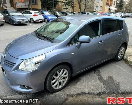 Синий Тойота Версо, объемом двигателя 2.2 л и пробегом 260 тыс. км за 9330 $, фото 1 на Automoto.ua