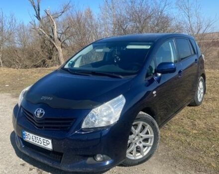 Синий Тойота Версо, объемом двигателя 2.2 л и пробегом 256 тыс. км за 6999 $, фото 1 на Automoto.ua