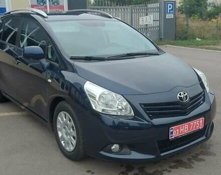 Синий Тойота Версо, объемом двигателя 2 л и пробегом 200 тыс. км за 8200 $, фото 1 на Automoto.ua