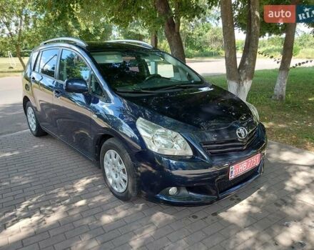 Синий Тойота Версо, объемом двигателя 2 л и пробегом 200 тыс. км за 8000 $, фото 1 на Automoto.ua