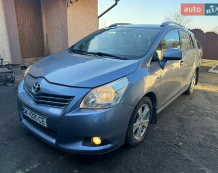 Синий Тойота Версо, объемом двигателя 2 л и пробегом 227 тыс. км за 6800 $, фото 1 на Automoto.ua