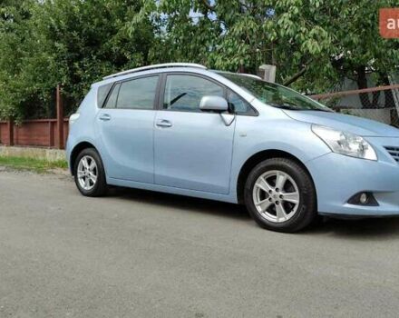 Синій Тойота Версо, об'ємом двигуна 2 л та пробігом 231 тис. км за 9200 $, фото 1 на Automoto.ua