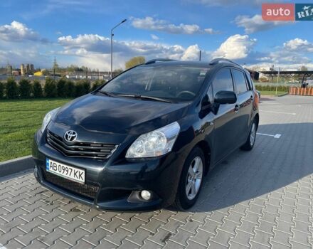 Синий Тойота Версо, объемом двигателя 2 л и пробегом 265 тыс. км за 8150 $, фото 1 на Automoto.ua