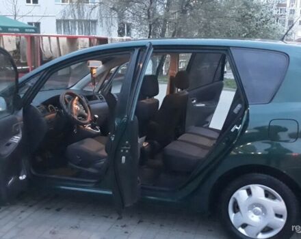 Зелений Тойота Версо, об'ємом двигуна 2 л та пробігом 243 тис. км за 6500 $, фото 4 на Automoto.ua